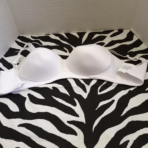 Vanity Fair 40 DD Bra - Picture 5 of 8